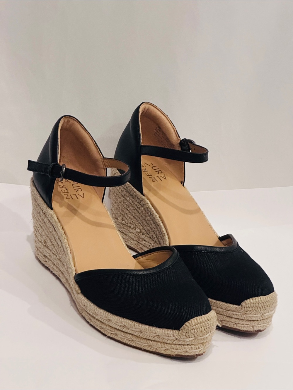 Naturalizer Black Espadrille Wedge Sandals Size 9.5 Comfort Shoes - Picture 2 of 16
